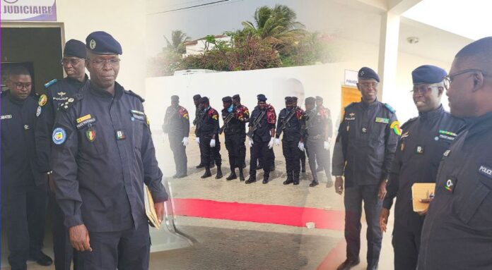 photo de la police national a mbour - saly pour une visite de terrain